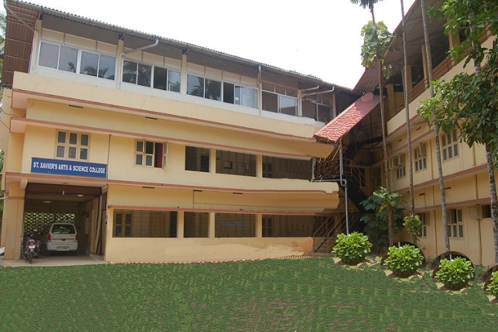 https://cache.careers360.mobi/media/colleges/social-media/media-gallery/13902/2019/5/24/College View of St Xaviers Arts and Science College Kozhikode_Campus-View.jpg